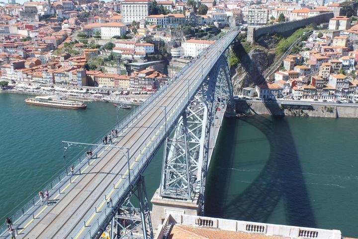 A bridge of Porto